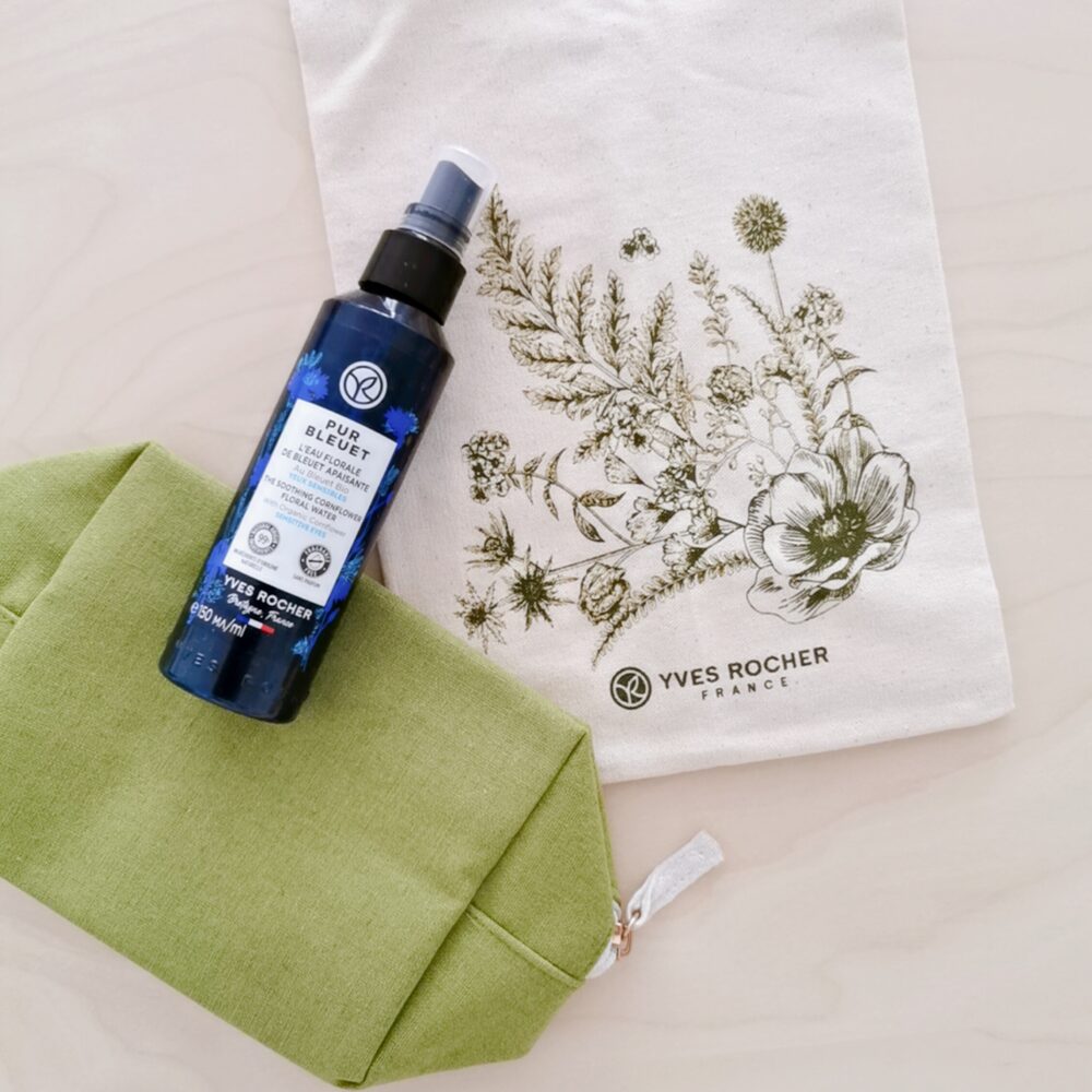 apa cu albastrele Yves Rocher